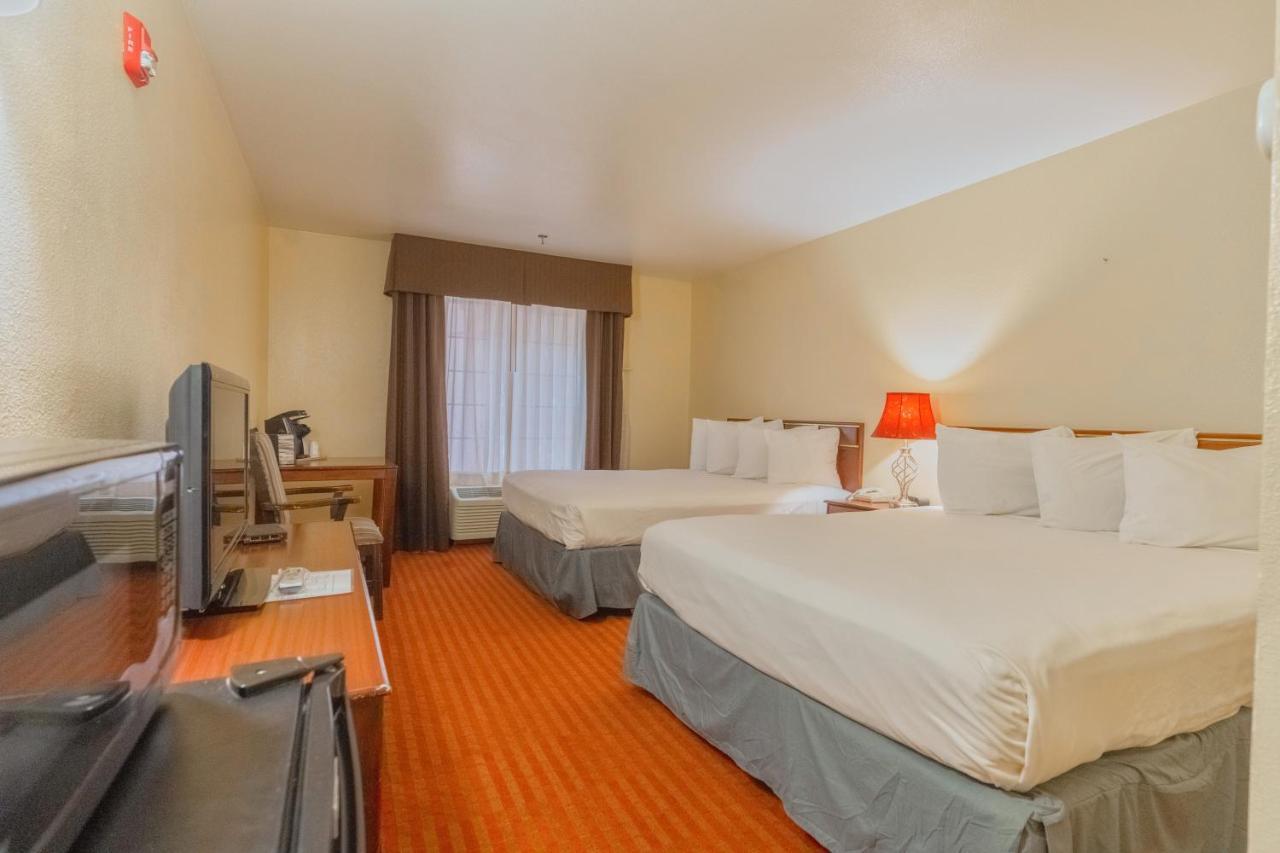 The Monarch Motel 3*